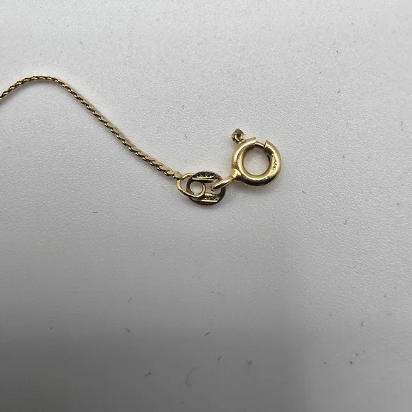 Elegant delicate 14k Gold Bracelet - Picture 2 of 5